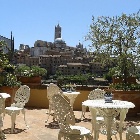 Residenza D'Epoca Campo Regio Relais Bed & Breakfast Сиена Екстериор снимка