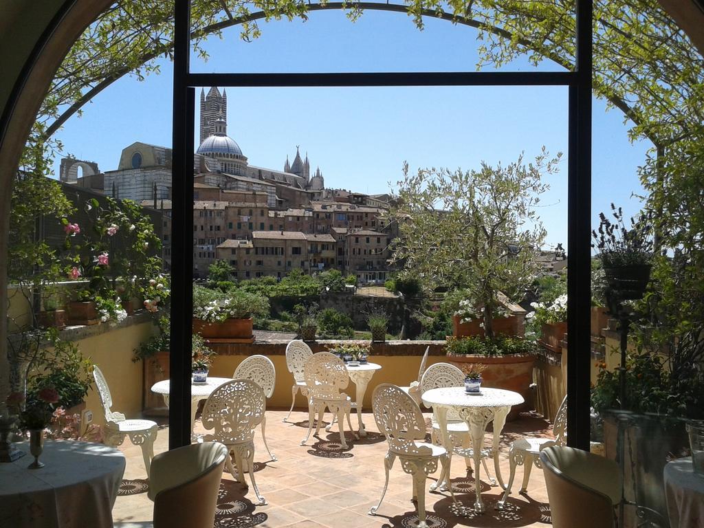 Residenza D'Epoca Campo Regio Relais Bed & Breakfast Сиена Екстериор снимка