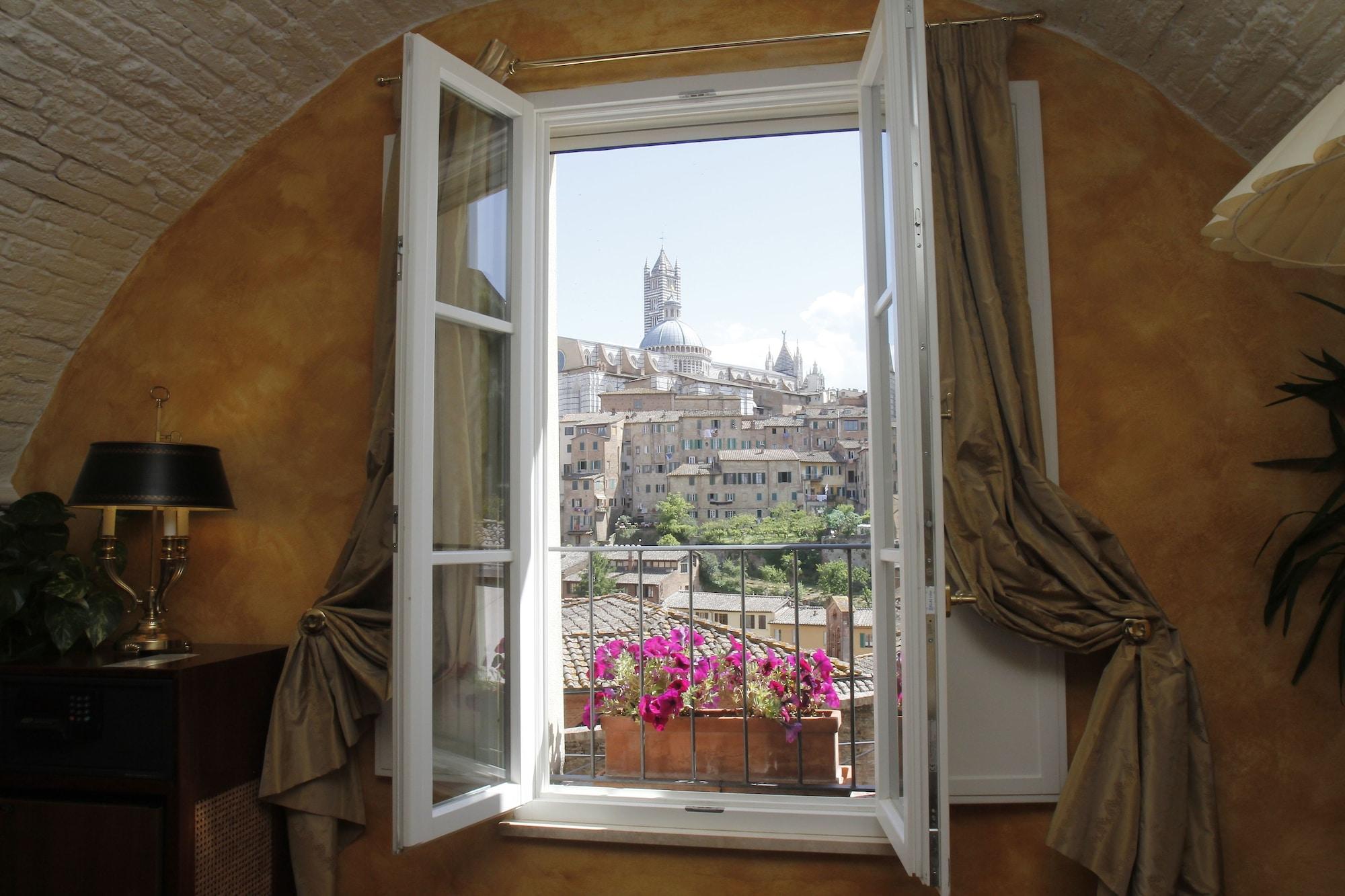 Residenza D'Epoca Campo Regio Relais Bed & Breakfast Сиена Екстериор снимка