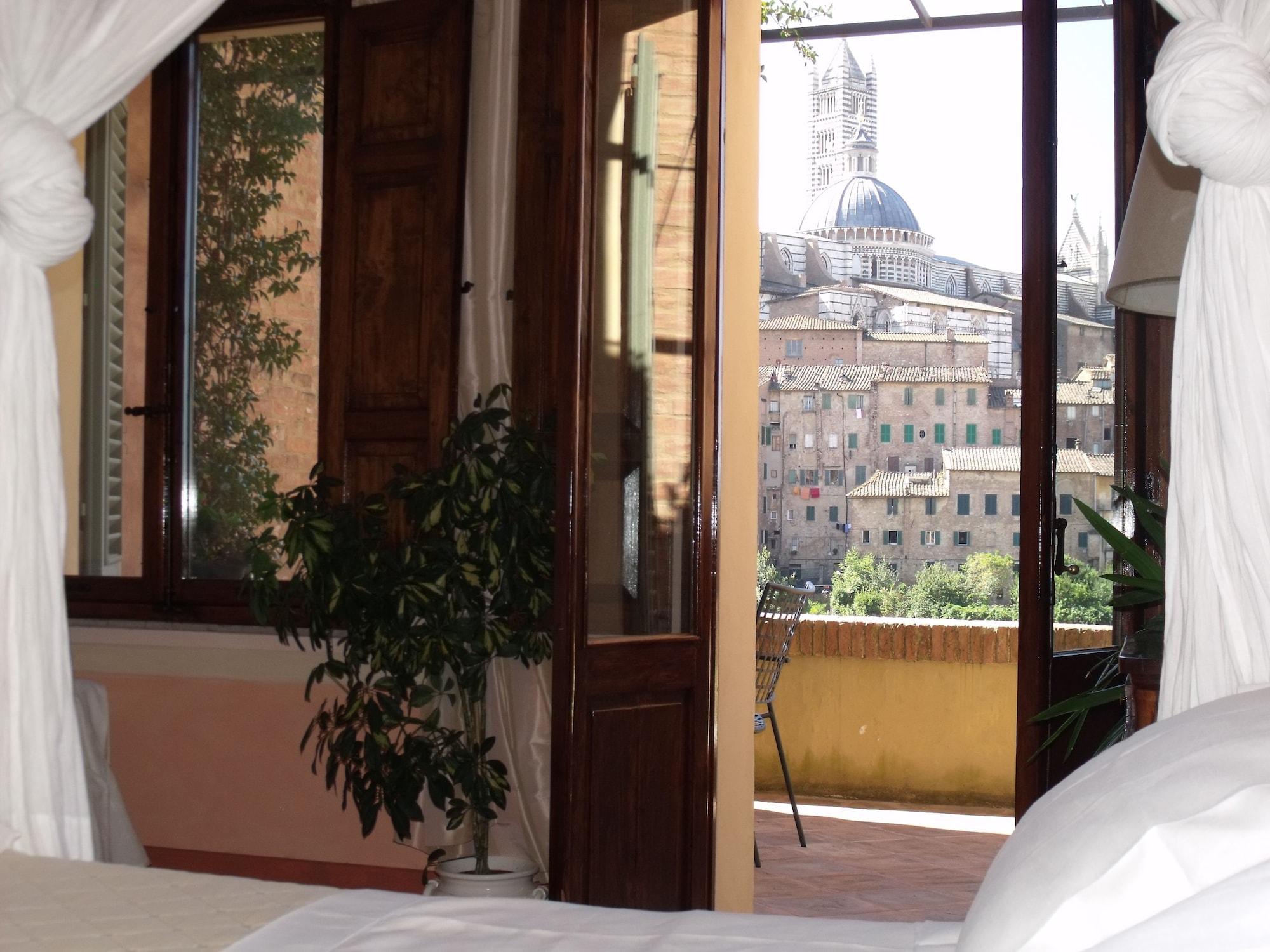 Residenza D'Epoca Campo Regio Relais Bed & Breakfast Сиена Екстериор снимка
