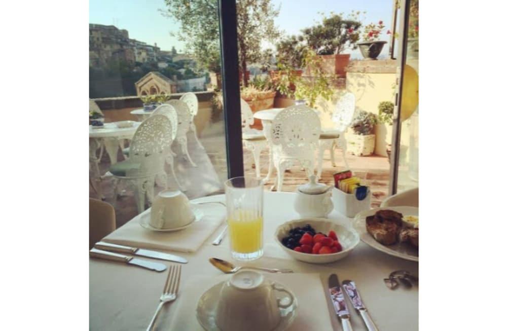 Residenza D'Epoca Campo Regio Relais Bed & Breakfast Сиена Екстериор снимка
