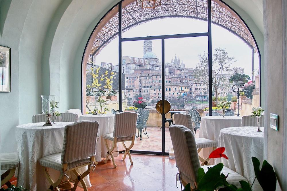 Residenza D'Epoca Campo Regio Relais Bed & Breakfast Сиена Екстериор снимка