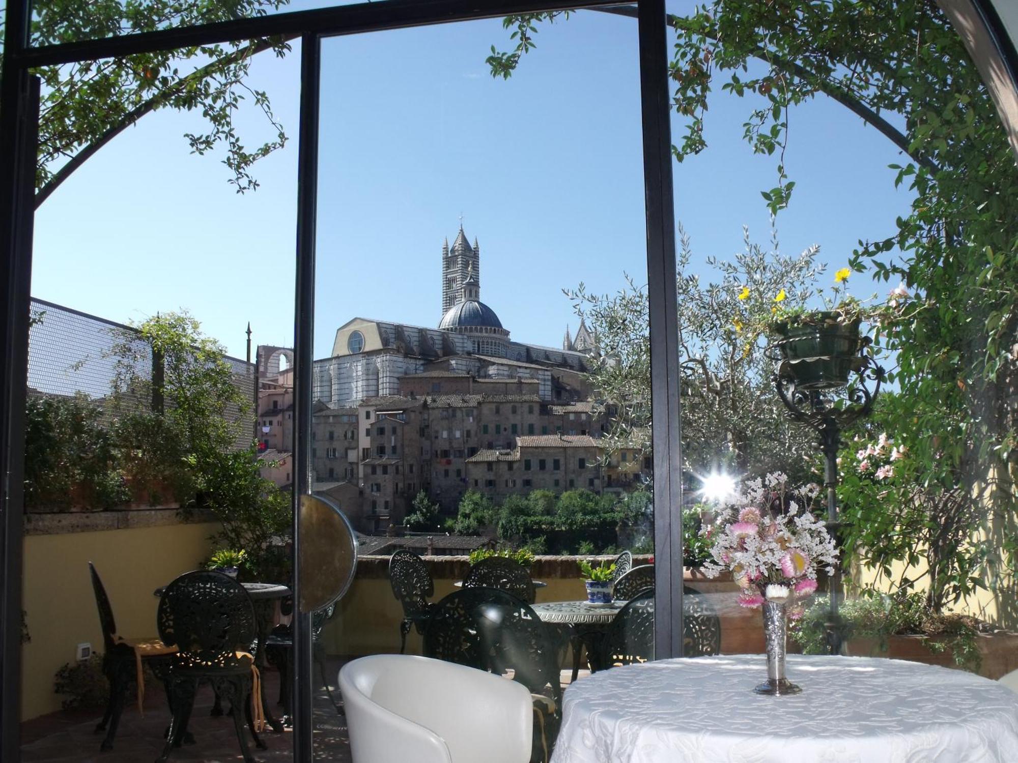 Residenza D'Epoca Campo Regio Relais Bed & Breakfast Сиена Екстериор снимка
