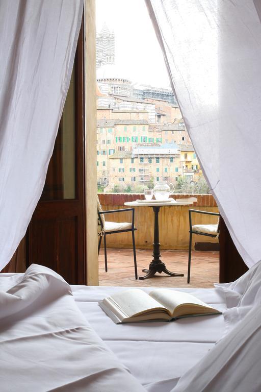 Residenza D'Epoca Campo Regio Relais Bed & Breakfast Сиена Екстериор снимка